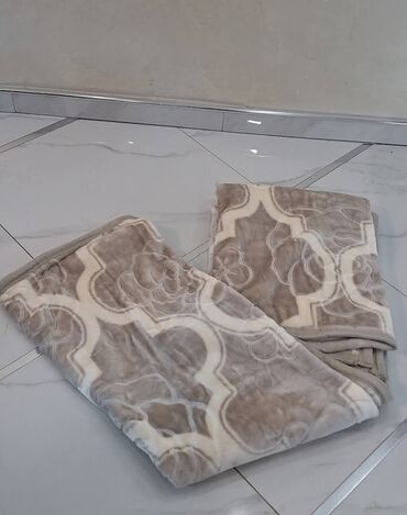 Ostali tekstil: Ćebe za jednu osobu 150x200 2400din — 1