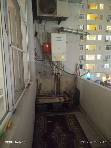 Uzunmüddətli kirayə mənzillər: Xaqlar metrosu yanınında mənzil kirayə verilir. Mərtəbə 16/4. Ümumi — 5