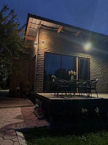 Продажа дач: 🏡 ПРОДАЕТСЯ СОВРЕМЕННЫЙ ЗАГОРОДНЫЙ ДОМ Всего 15 минут от Бишкека — — 15