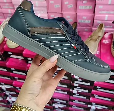 lyle scott: 41-45
Cena 2999 din
D🧡 — 1