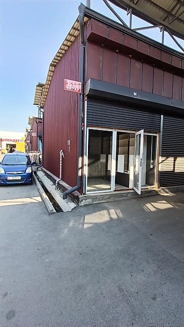 Ош шаарында базарда соода орун сатылат ремонту менен. 12 кв.м. 15000$