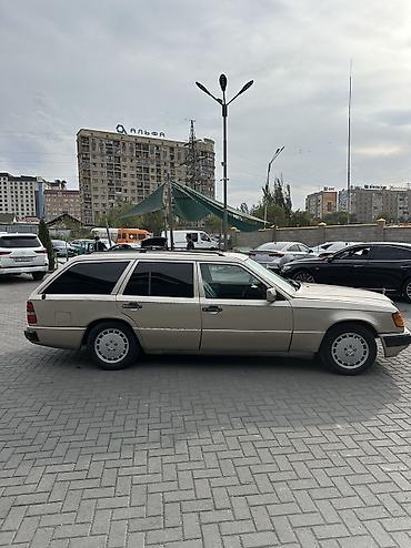 Продажа авто: Mercedes-Benz W124: 1990 г., 2 л, Механика, Бензин, Универсал — 5