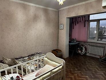 one room: Продается 2 комн.кв. в районе гостиницы. 4 эт. из 5 не угловой. Центр — 1
