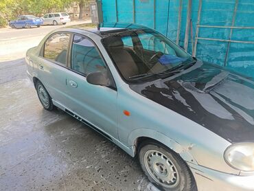 туманик хонда фит: Седан малого класса, 4 двери, серебристый цвет с черным капотом