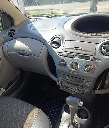 e klass: Toyota Vitz: 2002 г., 1.3 л, Автомат, Бензин, Хэтчбэк — 4