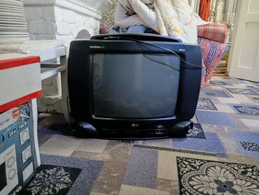 televizor lg chjornyj: Телевизор LG оригинальный работает к этому идёт весь комплект все на
