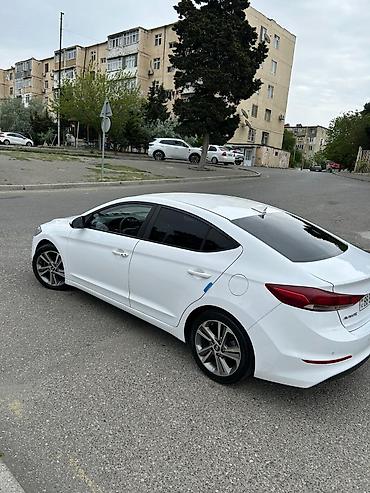 elantra duman: Hyundai Elantra: 1.6 l | 2018 il Sedan — 6