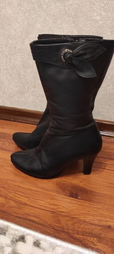 женские сапоги adidas: Сапоги, 36, цвет - Черный