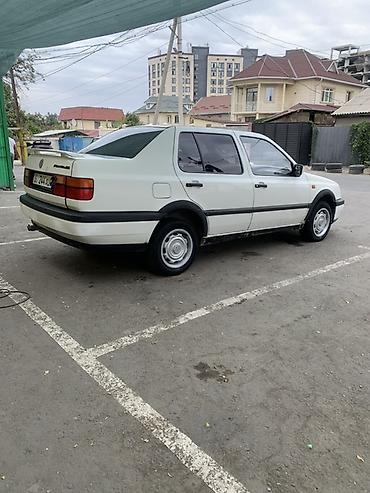 v klass: Volkswagen Vento: 1993 г., 2 л, Механика, Бензин, Седан — 2