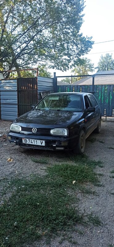 машина kg бишкек тойота: Volkswagen Golf: 1993 г., 1.6 л, Механика, Бензин, Седан
