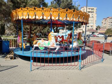 Digər biznes avadanlığı: Təcili Karnaval karusel satılır. 12 ədəd at fiqurlardır. orjinal — 7