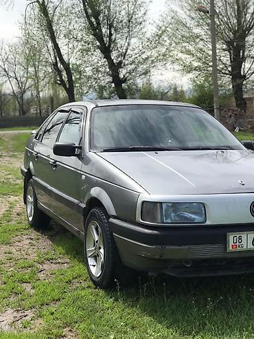 прямоток ош: Volkswagen Passat: 1990 г., 1.8 л, Кол менен иштөөчү, Газ, Седан — 2