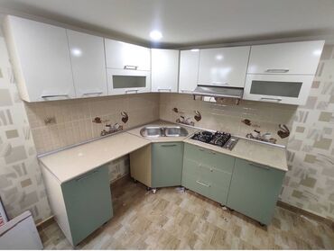 Sifarişlə mətbəx mebeli: Sifarişlə mətbəx dəsti, Özü çəkən petlələr, Mat laminat, Kredit yoxdur, Pulsuz çatdırılma — 16