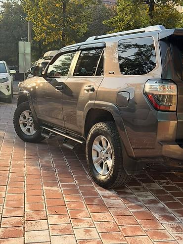 2 4 д: Toyota 4Runner: 2016 г., 4 л, Автомат, Бензин, Внедорожник — 3