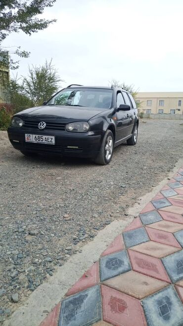 купить чехлы на гольф 4: Volkswagen Golf V: 1999 г., 1.4 л, Механика, Бензин, Универсал