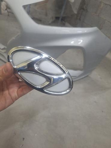 sonata dn: Эмблема кнопка багажника на Hyundai саната нюрайс серебристый цвет — 1