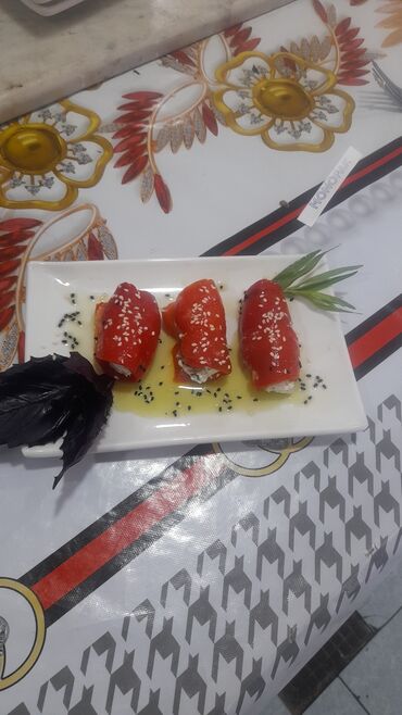 Aşpazlar: Soyuq ve isti bolumun ashbaziyam. 10 ilden cox tecrubem var. Shadliq — 7