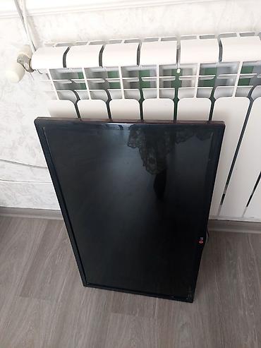 Monitorlar: LED televizor ekranı/monitor - Təxminən 24–27 düym diaqonal, nazik — 1