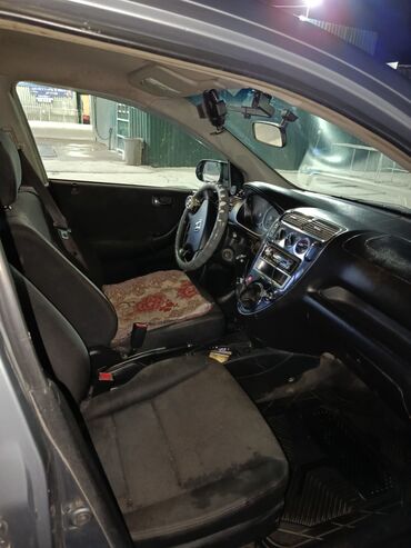Honda Civic: 2004 г., 1.4 л, Механика, Бензин, Хэтчбэк