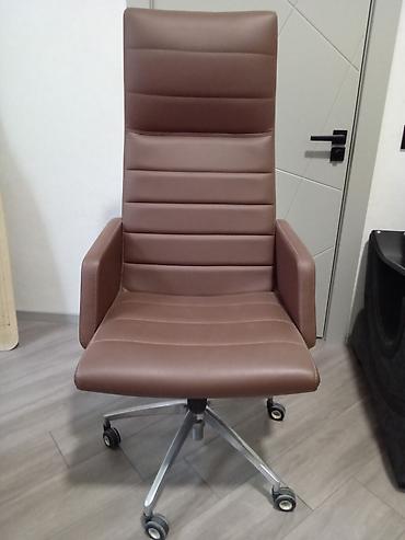 Ofis mebeli: Ergonomik idarəetmə kreslosu - Rəng: qəhvəyi - Material: yumşaq süni — 1