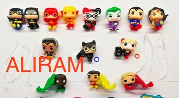 Oyuncaqlar: ALIRAM kinder joy dc comics seriyasını ALIRAM. Her oyuncaq üçün 2