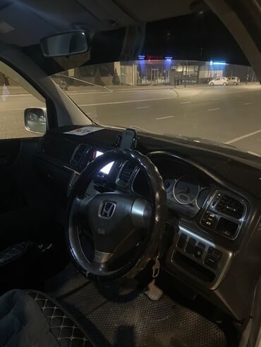 Honda: Honda Stepwgn: 2003 г., 0.2 л, Минивэн — 9