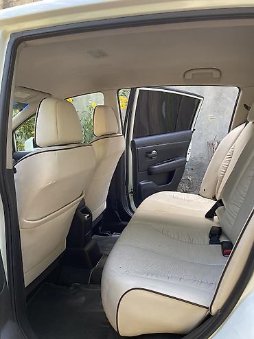 nissan tiida: Nissan Tiida: 1.5 l | 2011 il Hetçbek — 4
