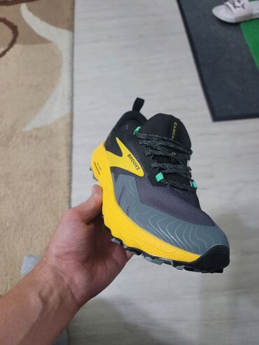 розовые кроссовки: Мужские кроссовки, 42.5, Brooks, Новый, цвет - Серый, Самовывоз