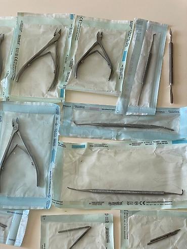 Gözəllik və estetika avadanlığı: İdeal vəziyətdə manikur və pedikür instrumentləri. 10 dənə dəri ücün — 4