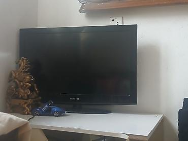 samsung pult: Samsung LCD televizor telıvızırın ekranında gedıb gelme var bırce odu — 2
