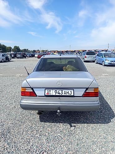 бапер 124: Mercedes-Benz W124: 1993 г., 2 л, Механика, Газ, Седан — 4