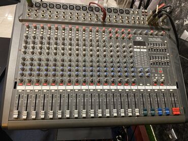 Dinamiklər və kolonkalar: JBL Kolonka, Növ - Akustik, rəng - Qara — 10