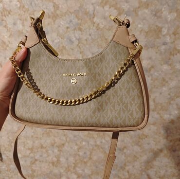 Tuflilər: Qadın ayaqqabıları – 2 cüt 1) Qırmızı klassik tufli - Material: zamşa — 20