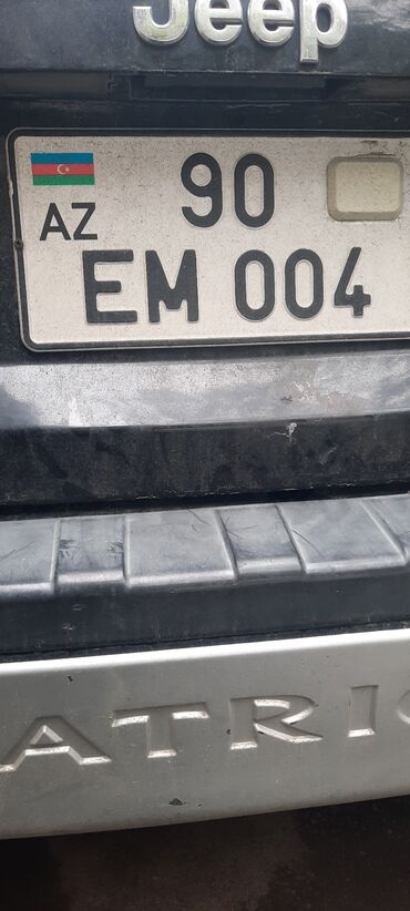 Digər nəqliyyat: AZ nömrə nişanı: 90 EM 004 - Seriya: “EM” - Rəqəmlər: 004 - Ölkə