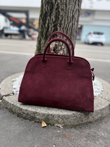 рюкзак портфель для девочки: Сумка итальянская.🇮🇹 выкупала за 7000с. отдаю за 5000с. состояние