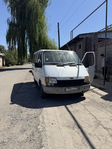 кыргызстандын кайсы областында суу транспорту бар: Ford Transit: 1990 г., 2 л, Механика, Дизель, Минивэн
