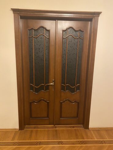 otağ qapları: Təmiz göyüş ağacı 4 ədəd otaq, 1 ədəd zal üçün qoşa qapı.qiymət 1 ədəd