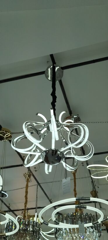 Çılçıraq, 10 və daha çox lampa, Metal