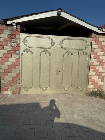 qapi zengleri: Çöl qapısının heç biri problemi pası çürüyü yoxdur. Hündürlüyü 2.50m