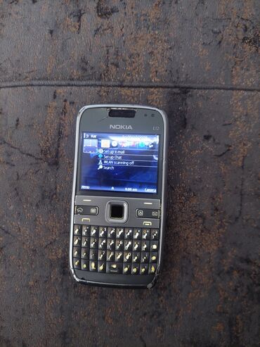 tek sexsiyyet vesiqesi ile kredit telefon: Nokia E72, 4 GB, цвет - Серый, Кнопочный, Сенсорный