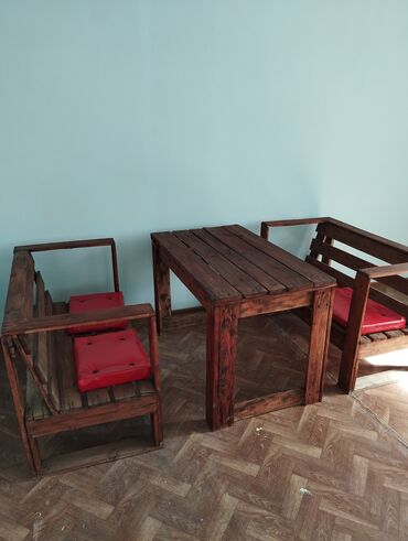 мебел заказ: Продаю мебель из поддонов, комплект два диванчика и стол с подушками