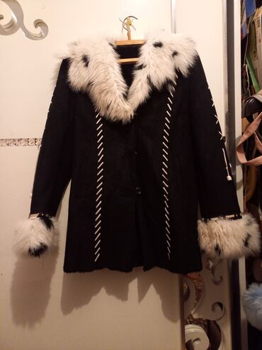 qadınlar üçün klassik palto: Palto XL (EU 42), rəng - Qara