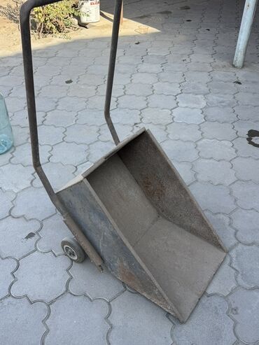 столик колесиках: Садово-строительная тачка и тележка, Стальная, Двухколесная