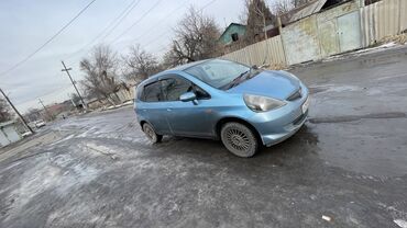 Легковой транспорт: Сдаю в аренду: Легковое авто, Под такси