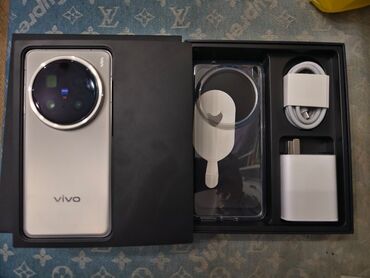 телефон в расрочку: Vivo X200 Pro, Новый, 256 ГБ, 2 SIM