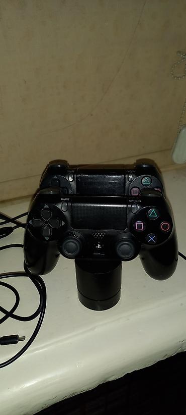 PS4 (Sony PlayStation 4): Продаю Sony PlayStation 4 «fat» 1000TB ( 3 ревизия) Приставка — 2