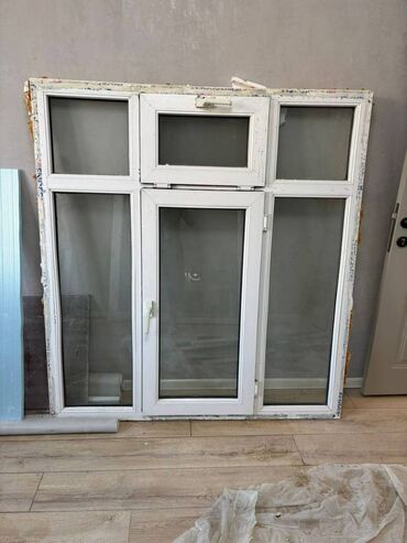 işlənmiş pencere: İşlənmiş İki qat şüşə paketi Plastik pəncərə, Еni: 146 sm, Uzunluğu: 156 sm