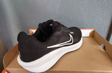 Women's Sneakers and athletic shoes: Original patike Najk patike (slike 1-6) velicina 44 Cena 4500 din — 6