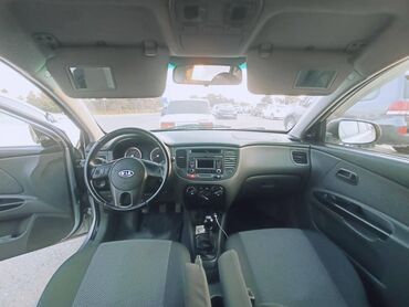 Kia: Kia Rio: 1.4 l | 2010 il Hetçbek — 5