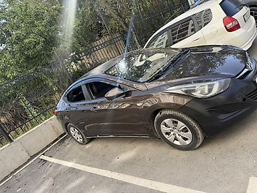 Hyundai: Hyundai Elantra: 2015 г., Седан — 3